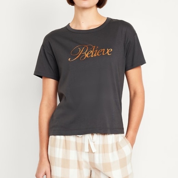 NWT OLD NAVY Matching Holiday-Graphic T-Shirt COLOR BELIEVE SIZE LARGE - Picture 2 of 7